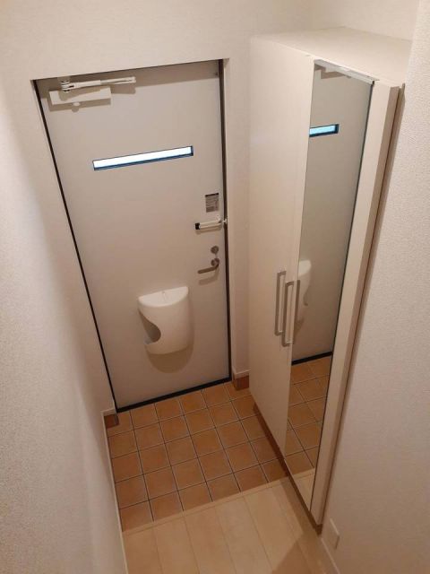 レイクメゾンの玄関写真
