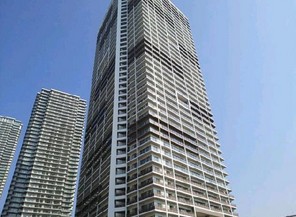 コンビニ　屋台DELiNBF豊洲キャナルフロント店（コンビニ）まで301m