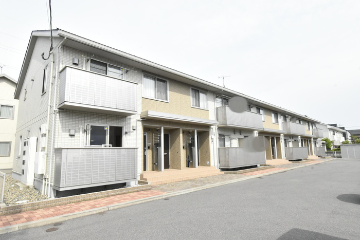 上越新幹線 新潟駅 バス乗車時間：30分 最寄りバス停で下車 徒歩15分 築9年