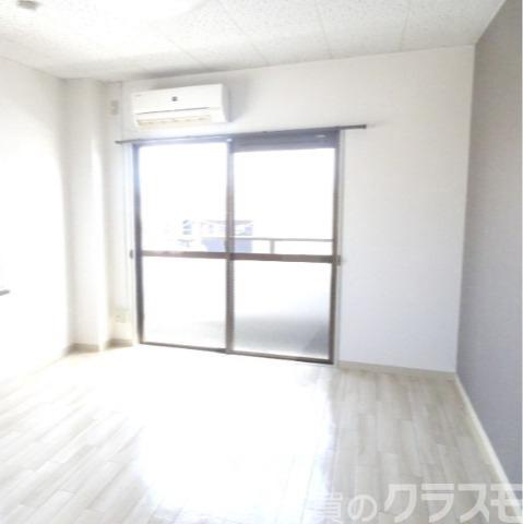 居室・リビング　明るいお部屋です♪