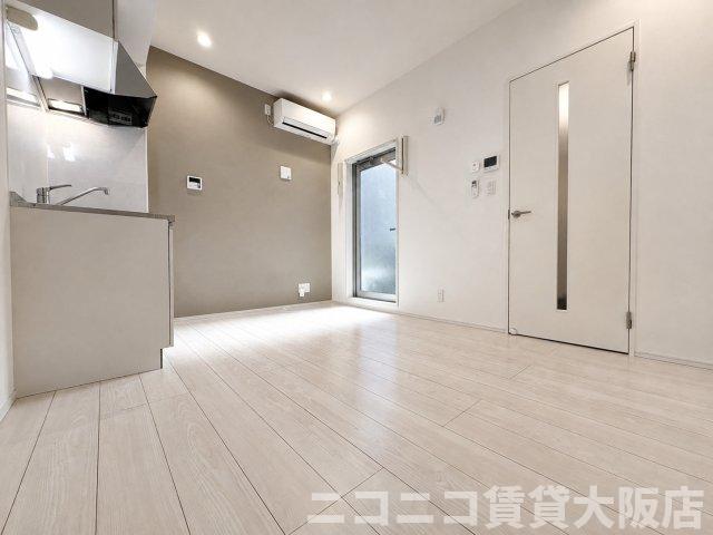 ＪＲ関西本線 平野駅 徒歩9分 3階建 築1年の居間写真