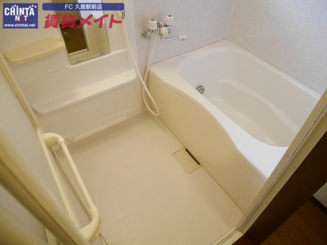 バス・シャワールーム　別部屋の写真です