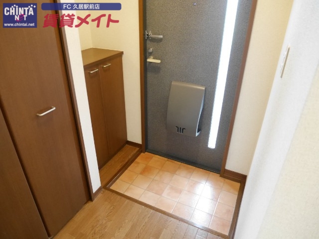 玄関　別部屋の写真です