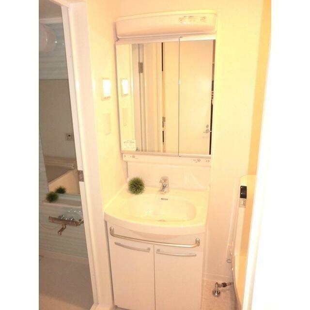 洗面設備　同仕様写真含む