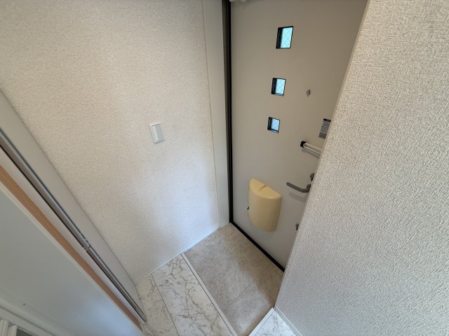 玄関　コンパクトな玄関です！