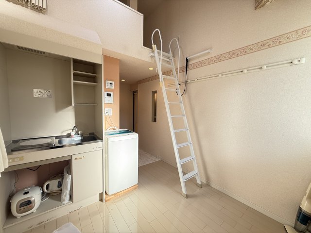 居室・リビング　白を基調としたお部屋です！
