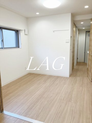 小田急線 登戸駅 徒歩9分 3階建 築5年の居間写真
