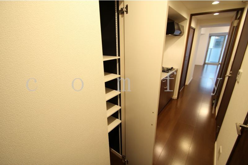 収納　シューズクローゼット