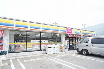コンビニ　ミニストップ 上須恵店（コンビニ）まで672m