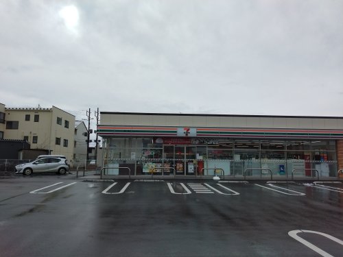 コンビニ　セブンイレブン 新潟寺山2丁目店（コンビニ）まで502m