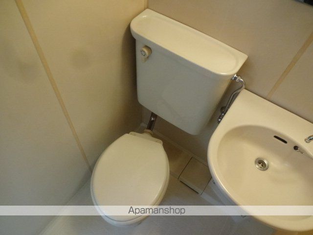 京王線 下高井戸駅 徒歩3分 2階建 築36年のトイレ写真