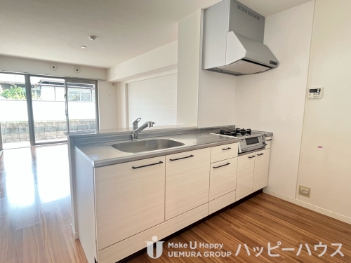 キッチン　※同タイプ別部屋のため、参考画像です。