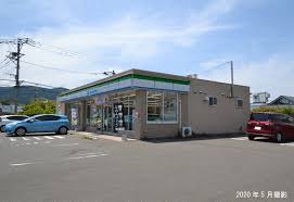 コンビニ　ファミリーマート 筑紫野美しが丘南店（コンビニ）まで1326m