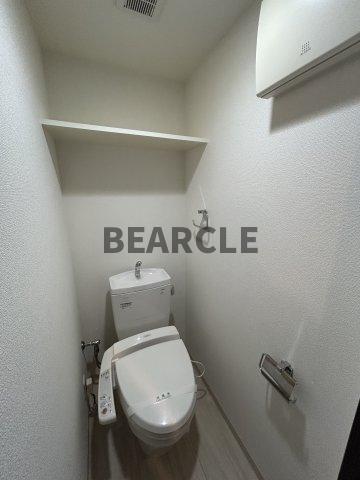 トイレ　落ち着いた色調のトイレです