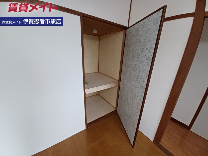 収納　同型参考写真