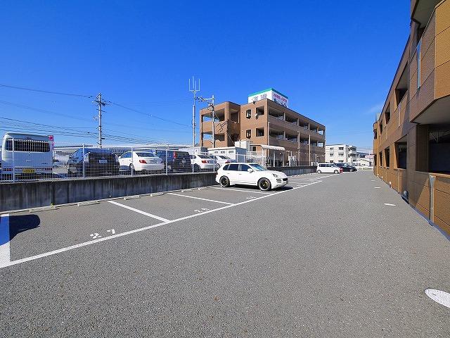 駐車場　駐車スペースもあります