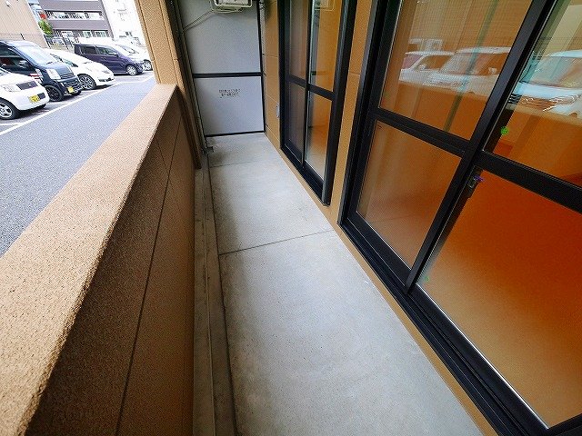 バルコニー　広いバルコニーはお洗濯にも活躍します