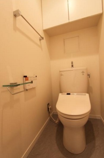 トイレ　トイレも別です