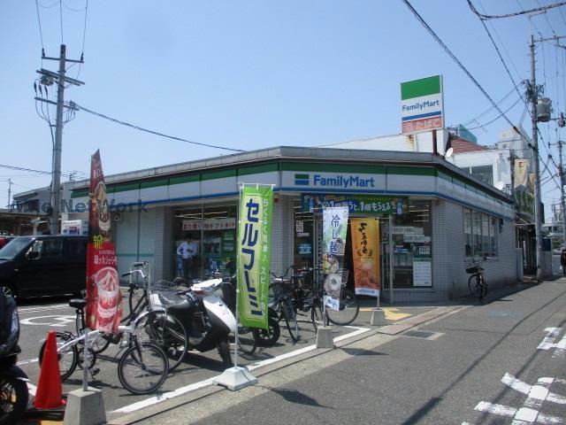 コンビニ　ファミリーマート大阪金剛駅前店（コンビニ）まで337m
