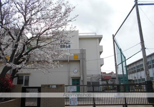小学校　横浜市立北綱島小学校（小学校）まで910m