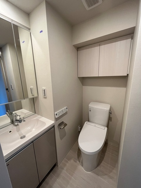 トイレ　※写真は同タイプ住戸です。