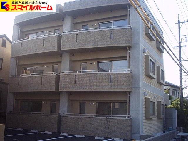 建物外観　１フロア２戸