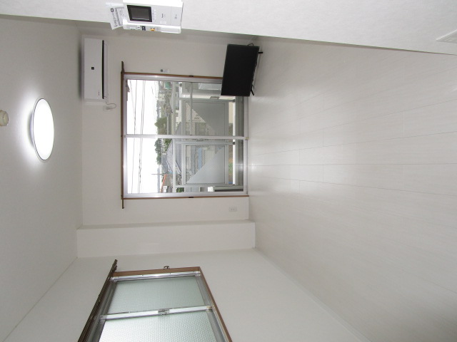居室・リビング　クロス、フローリングのお色はお部屋により異なります。