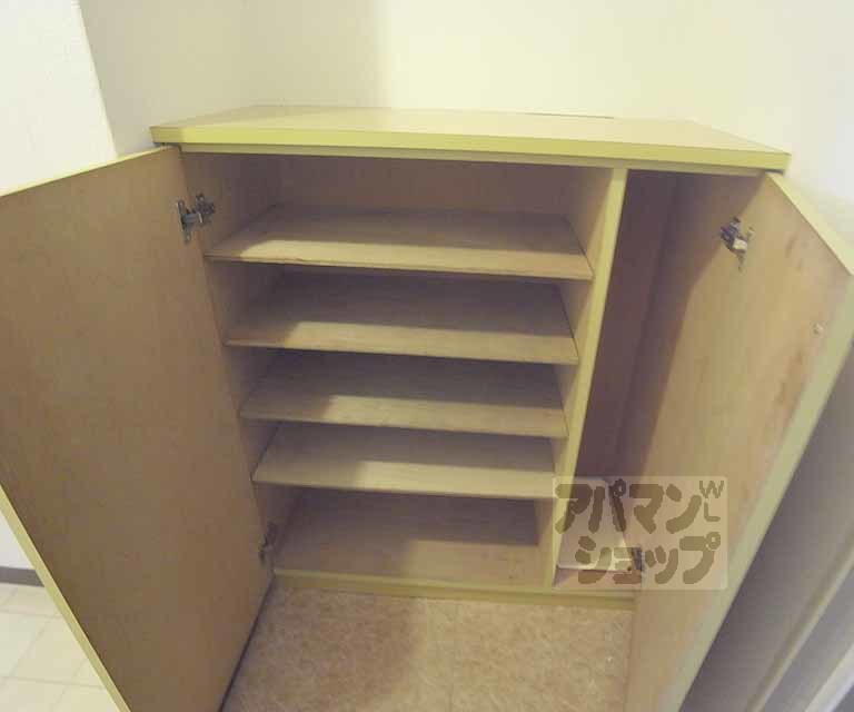 収納　靴箱です。