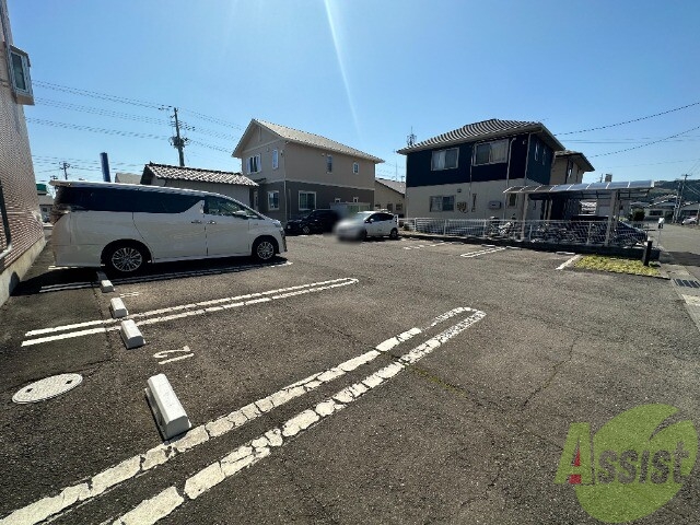 【岩沼市たけくまのアパートの駐車場】