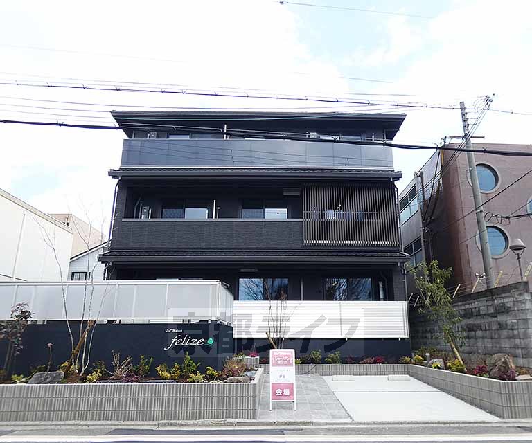 京都市伏見区指物町のマンションの建物外観