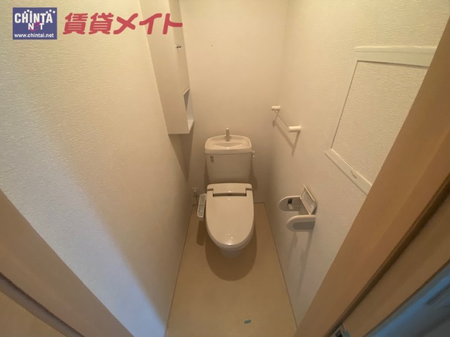 【伊勢市馬瀬町のアパートのトイレ】