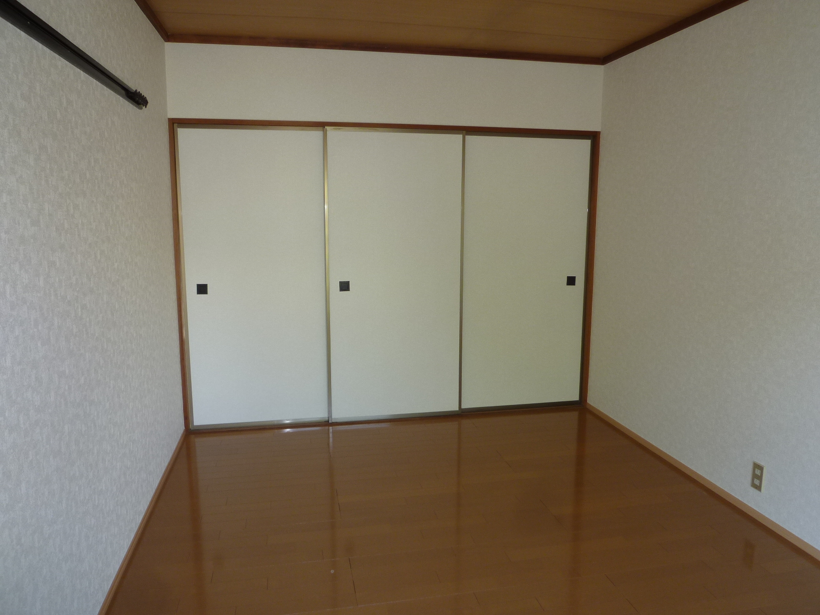 居室・リビング　居室窓側から