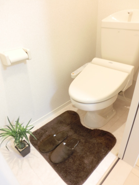 トイレ　洗浄便座付です。