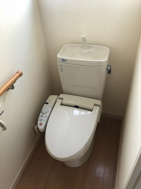 【中島町イ40-23　一戸建てのトイレ】