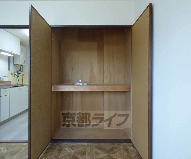 収納　十分な収納力を確保した押入れです。