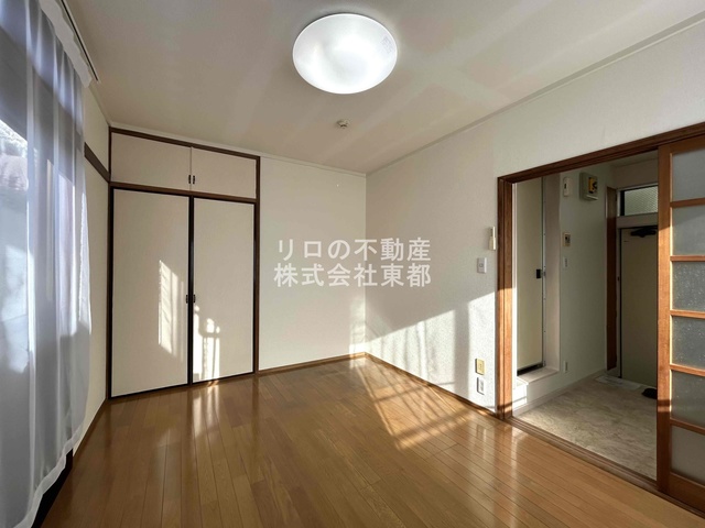 その他部屋・スペース　２面彩光！南と西に大きく空いた開放感のあるお部屋です☆