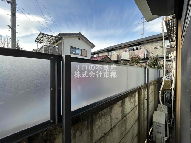 眺望　目隠しパネルはすりガラス調！室内に柔らかい光を届けます☆