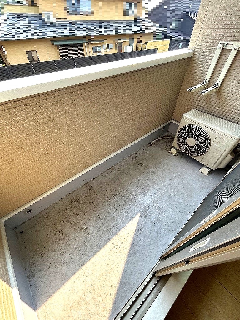 バルコニー　（画像は205号　参考にしてください。）
