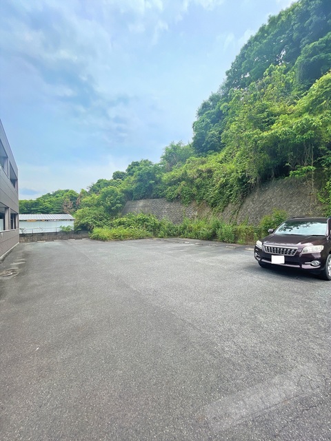 【岩出市山崎のアパートの駐車場】