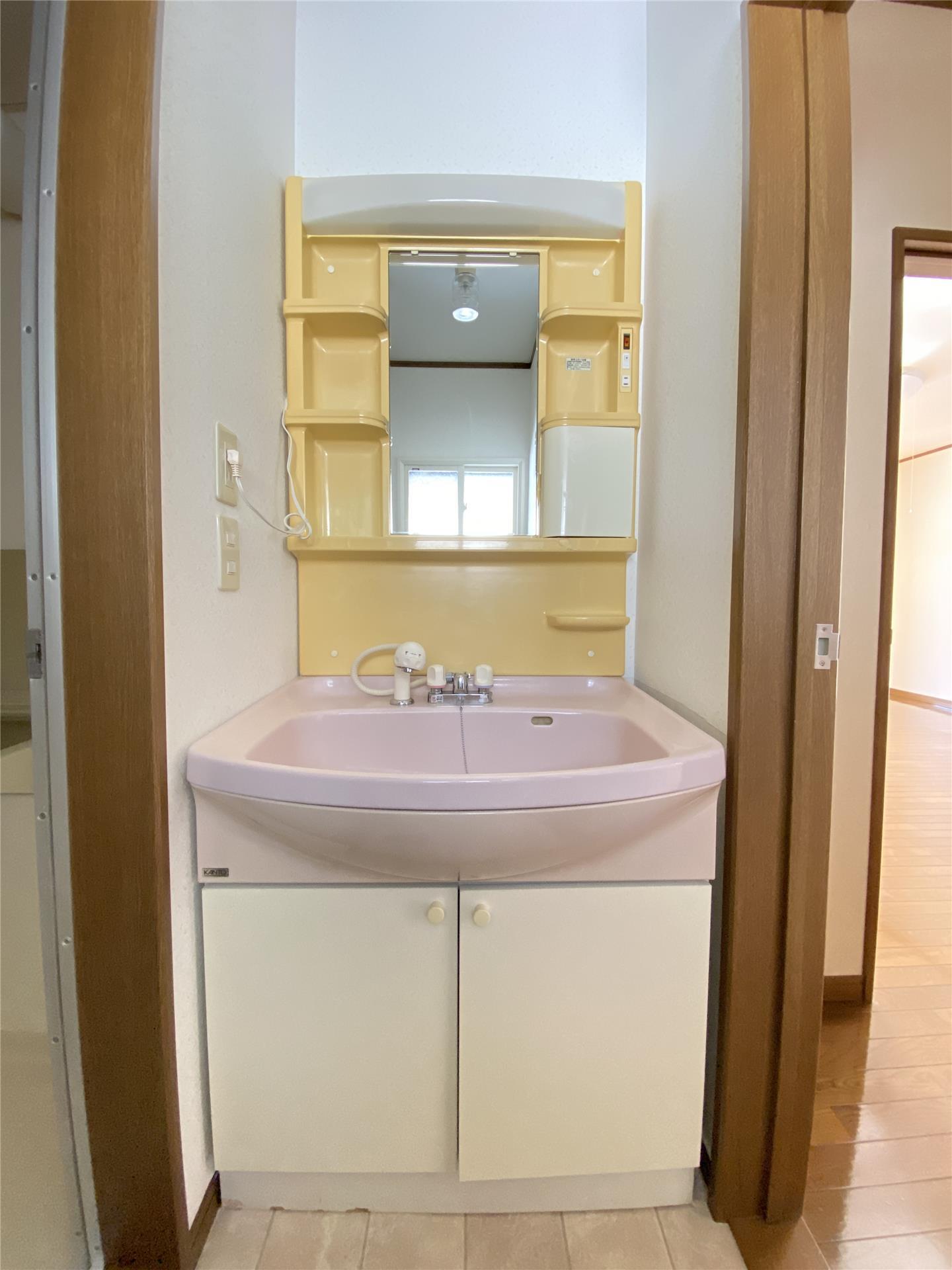 洗面設備　洗髪洗面化粧台