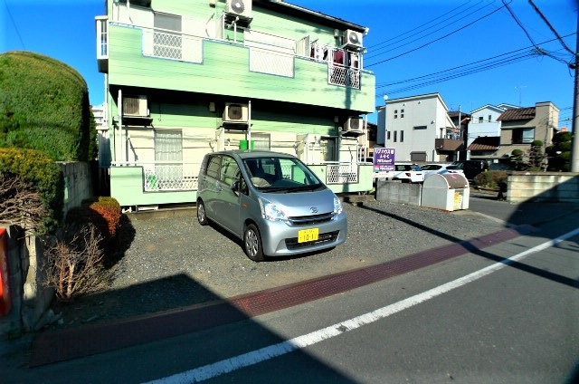 【リブハウス柏Cの駐車場】