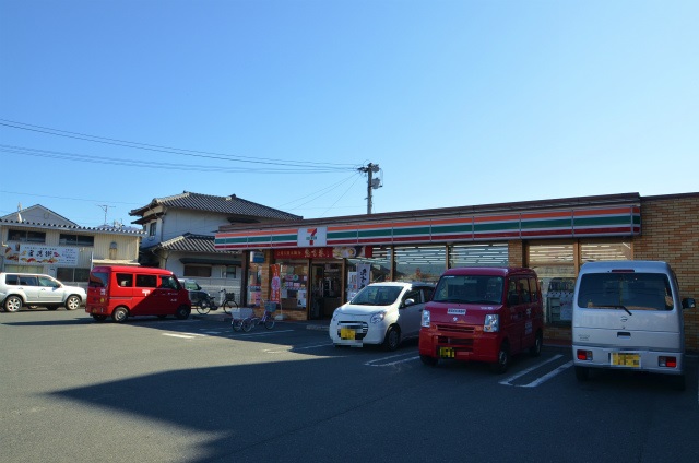 【北九州市八幡西区楠橋西のアパートのコンビニ】