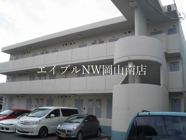 【岡山市北区奥田西町のマンションの駐車場】