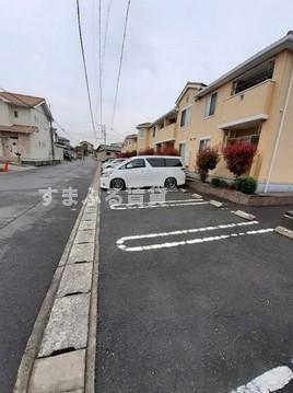 【サンリット　タウンAの駐車場】