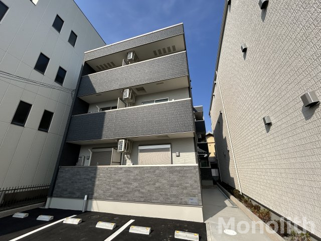 【泉大津市助松町のアパートの建物外観】