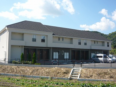 久米郡美咲町原田のアパートの建物外観