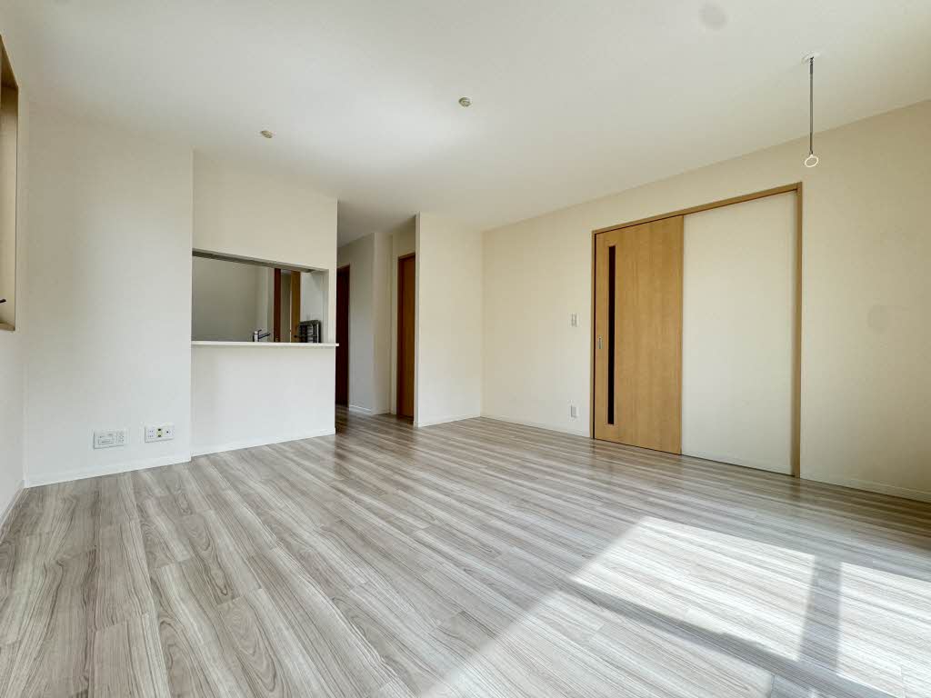 居室・リビング　こちらのリビングで趣味の時間をお楽しみください