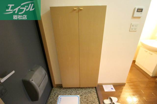 玄関　同タイプの部屋画像です