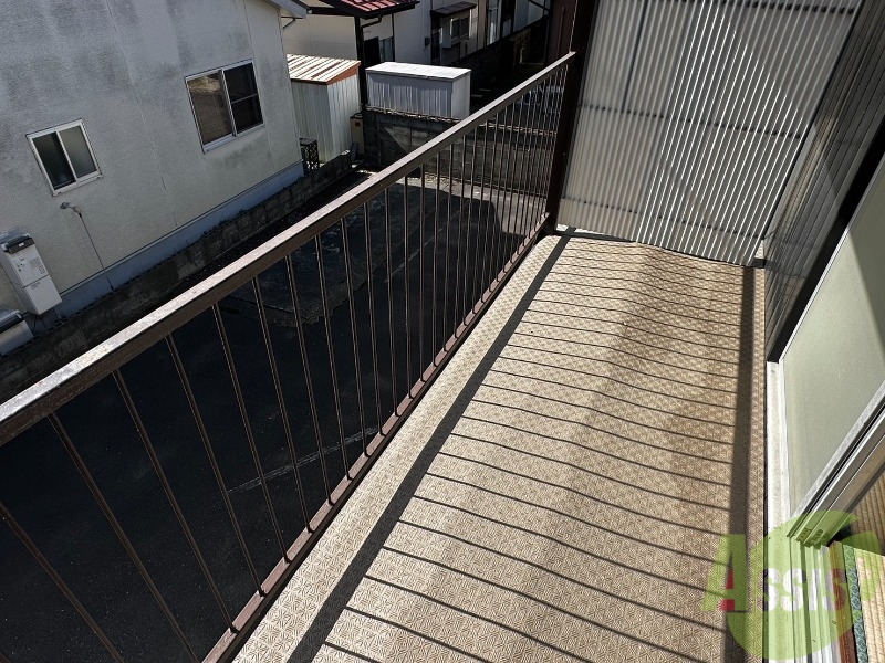 バルコニー　バルコニーは幅があり、広い印象を受けました。