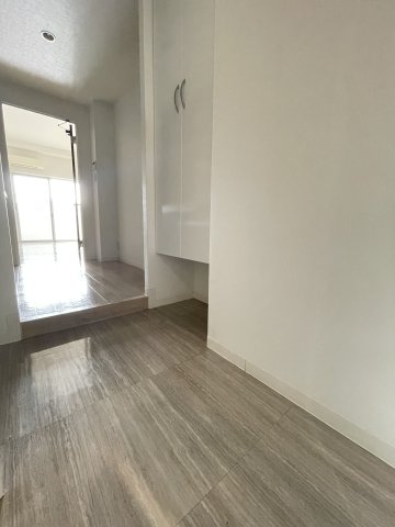 玄関　※別のお部屋の参考写真になります